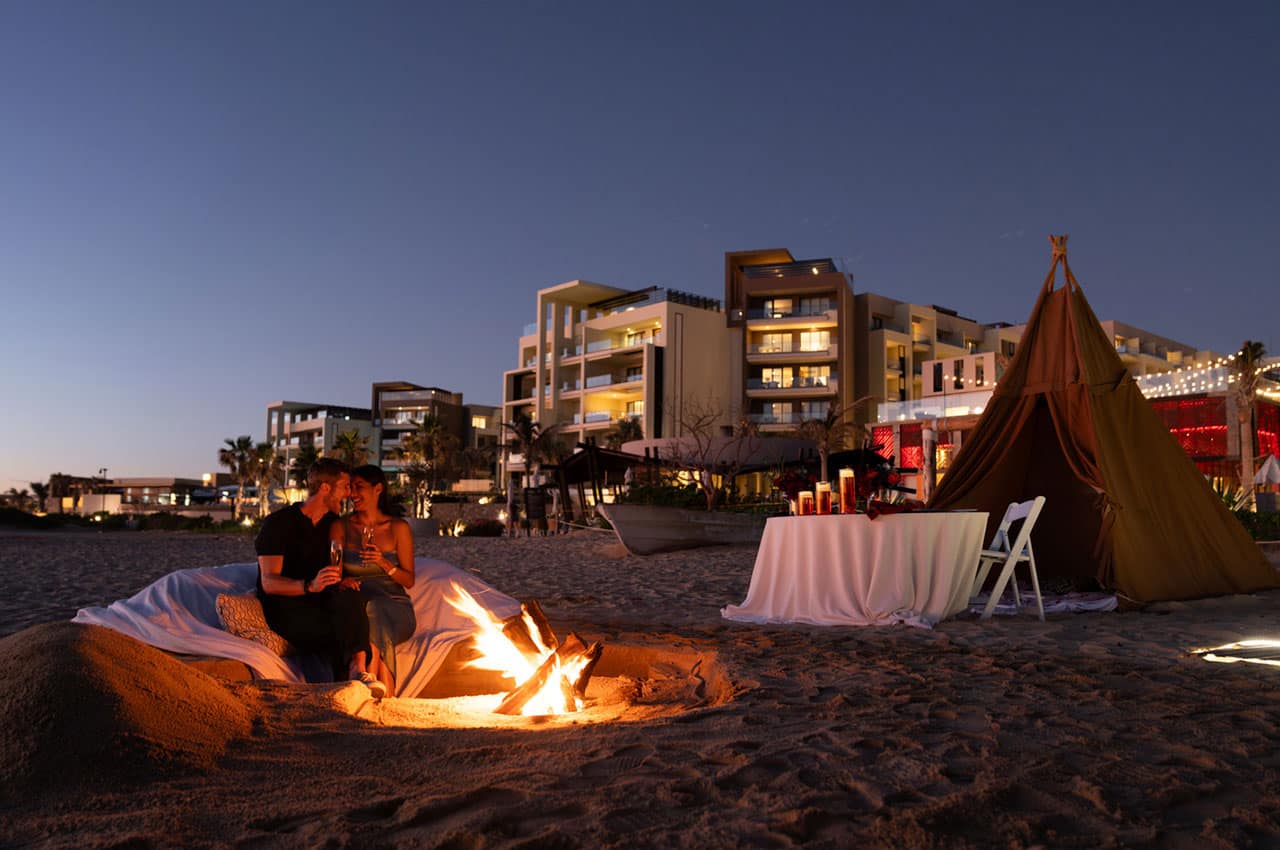 mexico-hard-rock-hotel-los-cabos-romantic-sunset-dinner